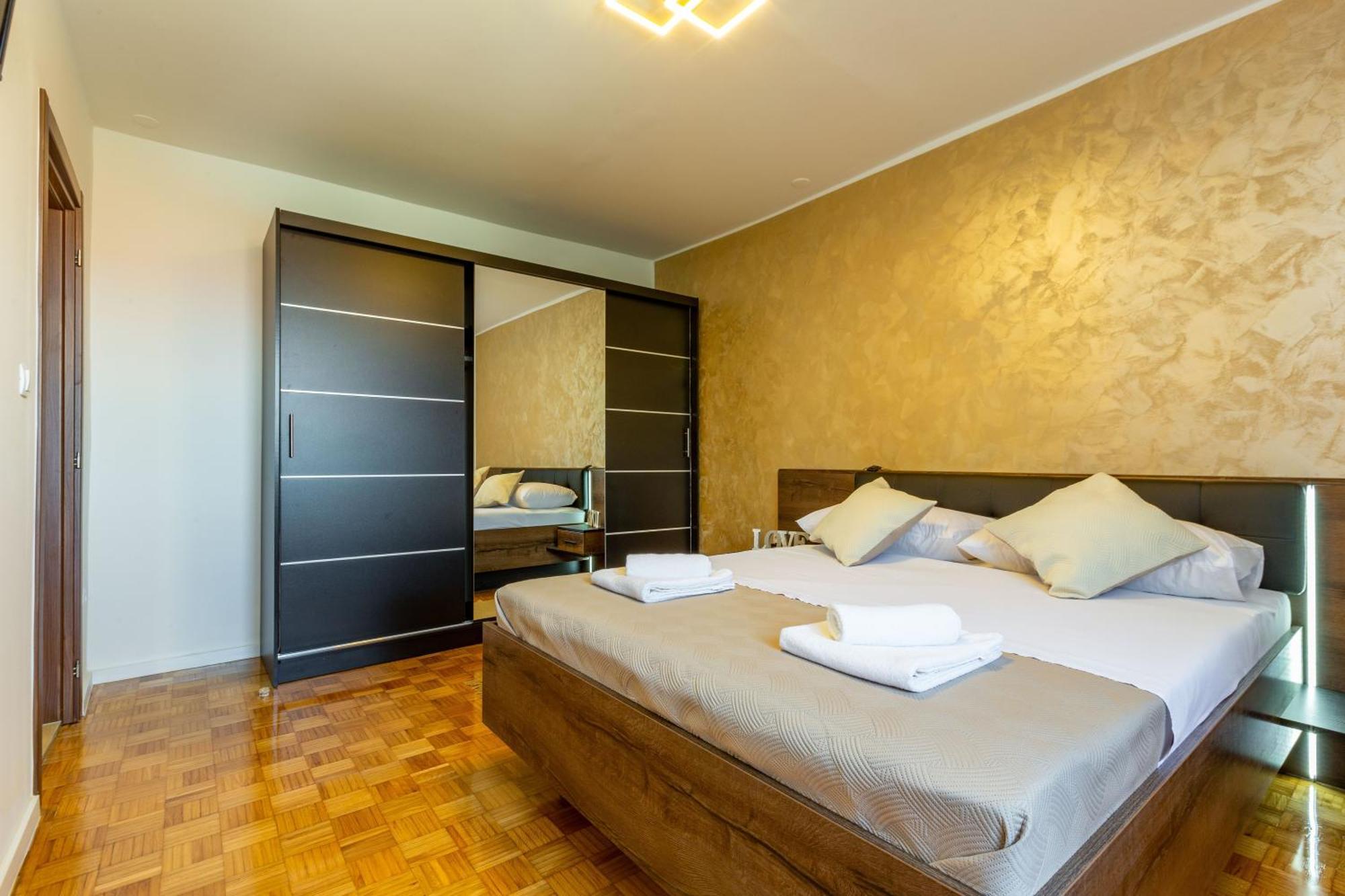 Apolon 2Bdr Apartment With Balcony 자다르 외부 사진