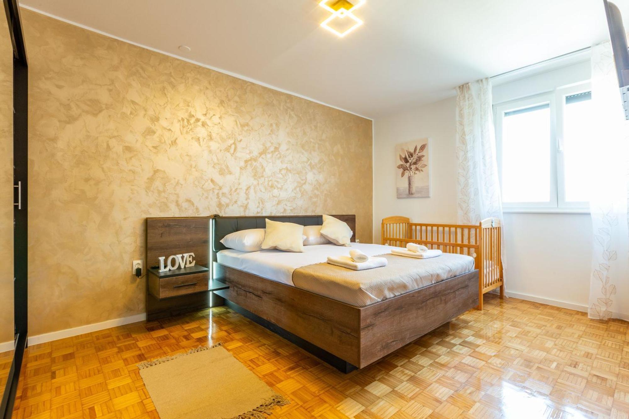 Apolon 2Bdr Apartment With Balcony 자다르 외부 사진